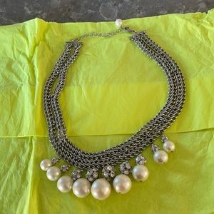 Silver tone chunky pearl necklace